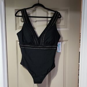 Elegant Black With Beautiful Detail Shaping Swimsuit